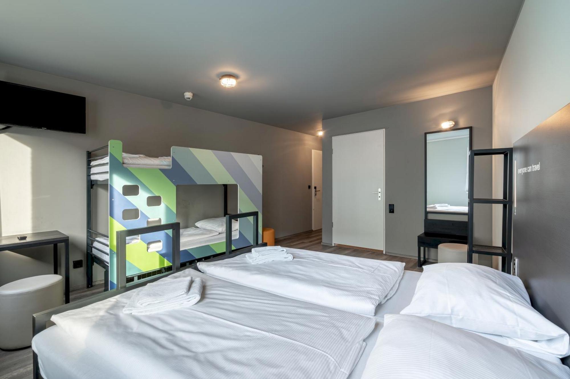 A&O Berlin Friedrichshain Room photo